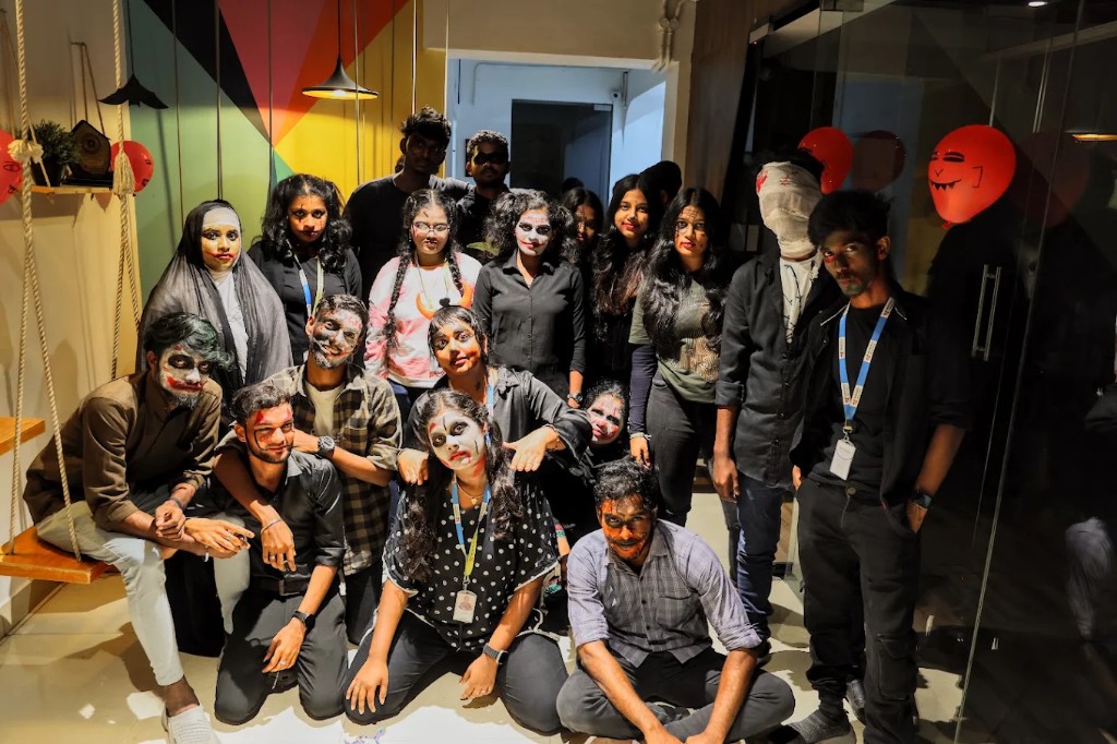 Nohitatu team in Halloween costumes and face paint